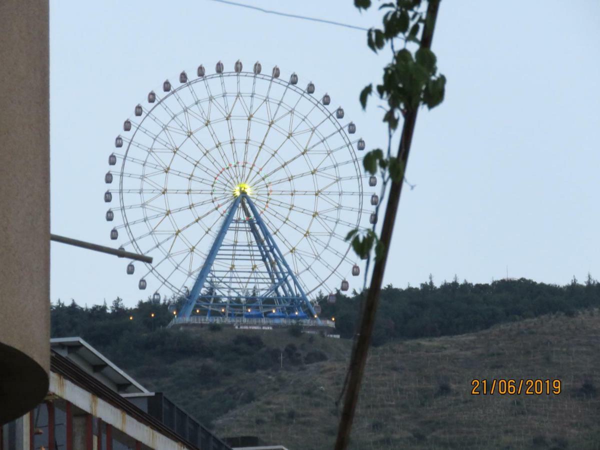 Atlas Hotel Tiflis Exterior foto